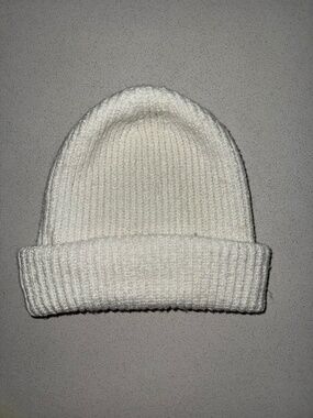 White Ribbed Knit Beanie / Toque – Cozy Winter Hat